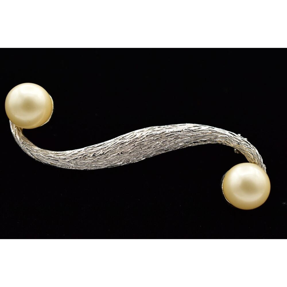Tara Vintage Pearl Bar Swirl Pin Brooch Brushed Silver Textured Signed 80s BinBG